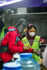 BIB: 17721
                            <button type="button" onclick="openModal(22300212)" class="btn btn-primary btn-sm float-right btn-popup" data-toggle="modal" data-target=".modal-high-quality">
                        <i class="fas fa-shopping-cart"></i> Add to Cart
                    </button>
                                            <button type="button" onclick="isThisMe(22300212, true)" class="btn btn-success btn-sm float-right btn-popup btn-isme hidden" data-toggle="tooltip" data-placement="bottom" title="นี่คือรูปของคุณใช่ไหม คลิกที่นี่เพื่อเอาเข้าอัลบั้ม">
                        <i class="fas fa-plus"></i> Add to album
                    </button>
                    <button type="button" onclick="isThisMe(22300212, false)" class="btn btn-warning btn-sm float-right btn-popup btn-isnotme hidden">
                        <i class="fas fa-ban"></i> Remove from album
                    </button>